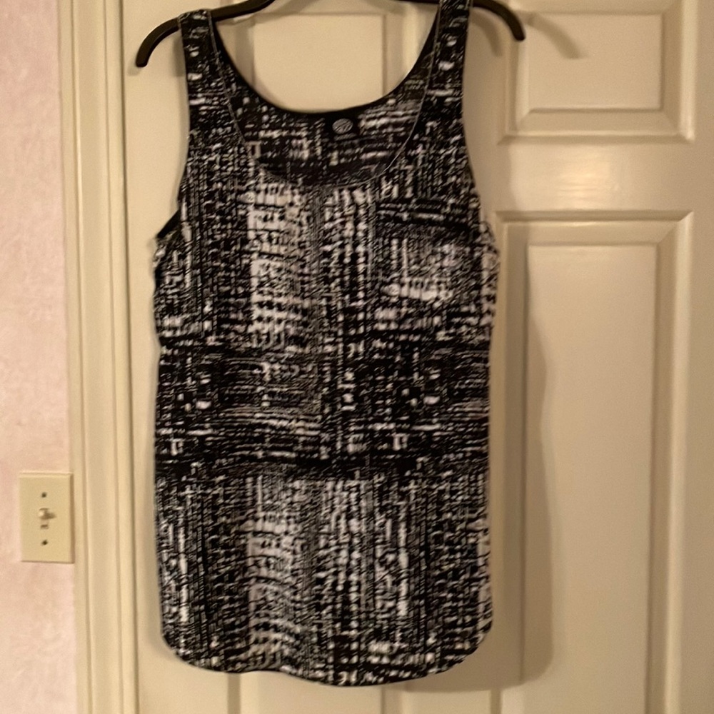 EUC Bobeau Monochrome Patterned Tank Top
